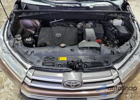 2019 Toyota Highlander Se z USA, uszkodzony, nr VIN 5TDJZRFH6KS931453